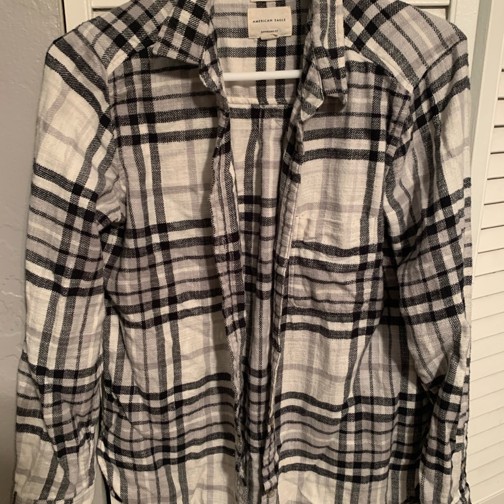 American eagle boyfriend fit plaid button up